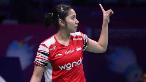 Ester Nurumi Tri Wardoyo tampil gemilang dan memastikan kemenangan Indonesia atas Taiwan pada laga penentuan Uber Cup 2026 di Denmark