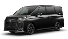 Tampilan terbaru Toyota Voxy facelift 2026 hadir dengan desain lebih modern dan sentuhan premium di bagian eksterior.