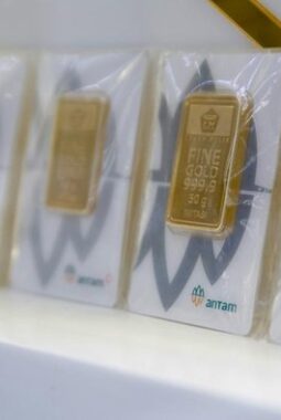 Harga Emas Antam Naik Fluktuatif Sepanjang Sepekan