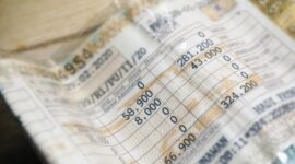 Ilustrasi STNK yang digunakan sebagai dokumen resmi kendaraan dan pengurusan pajak di Samsat