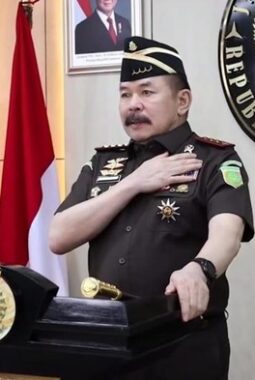 Burhanuddin Rotasi 14 Kajati di Seluruh Wilayah Indonesia