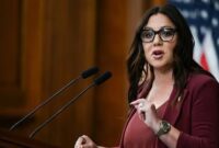 Menteri Tenaga Kerja AS Lori Chavez-DeRemer mundur dari jabatannya setelah terseret skandal yang melibatkan staf dan keluarganya.