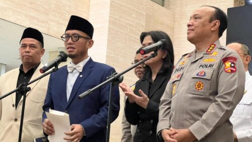 Satgas Haji dan Umrah bersama aparat kepolisian menyampaikan imbauan kepada masyarakat agar tidak tergiur tawaran haji tanpa antre yang ilegal.