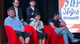 Sineas dan penyelenggara memaparkan program Next Step Studio dalam konferensi pers di Jakarta menjelang Cannes Critics’ Week 2026.