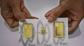 Ilustrasi emas batangan berbagai merek yang dijual di Pegadaian, dengan harga kompak turun pada 17 Mei 2026.