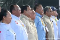 Presiden Prabowo Subianto hadir dalam peringatan Hari Buruh Internasional (May Day) 2026 di Lapangan Monas, Jakarta, didampingi sejumlah pejabat dan disambut antusias oleh massa buruh.