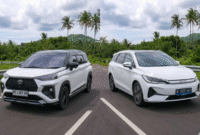 Toyota Veloz Hybrid dan BYD M6 bersaing di segmen mobil keluarga elektrifikasi dengan teknologi berbeda