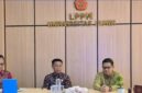 Sekda Sungai Penuh Alpian bersama jajaran Pemkot memantau langsung pelaksanaan Uji Kepatutan dan Kelayakan calon Dewan Pengawas Perumda Tirta Khayangan di LPPM Universitas Jambi, Sabtu (9/5/2026).