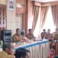 Wali Kota Sungai Penuh Alfin S.H. memimpin rapat pemantapan pelaksanaan qurban 1447 Hijriah/2026 bersama jajaran pejabat daerah, Selasa (12/05).