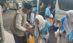 Wawako Azhar Sambut dan Dampingi Jamaah Haji Sungai Penuh