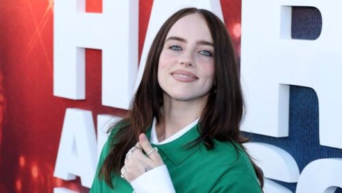 Billie Eilish menunjukkan ekspresi gemas ketika mengetahui arti julukan “Teteh Elis” dari fans Indonesia saat wawancara promosi film konsernya