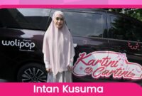 Atina Maulina dan Intan Kusuma Fauzia, pendiri Vanilla Hijab, mengembangkan bisnis modest fashion dari usaha kecil hingga dikenal luas.