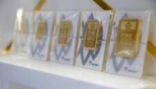 Ilustrasi emas batangan Antam. Harga emas Antam hari ini turun menjadi Rp2.819.000 per gram.