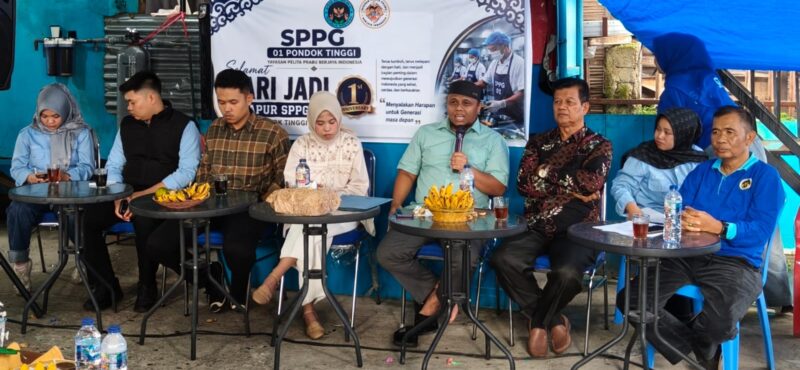 SPPG 01 Kecamatan Pondok Tinggi menggelar perayaan hari jadi ke-1 dengan melibatkan berbagai pemangku kepentingan di Sungai Penuh, Sabtu (16/5/2026).