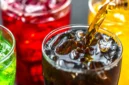 Ilustrasi berbagai minuman pagi seperti kopi, teh, jus, dan soda di atas meja (Foto : pexels.com/Jim )