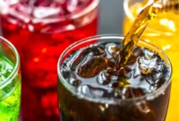 Ilustrasi berbagai minuman pagi seperti kopi, teh, jus, dan soda di atas meja (Foto : pexels.com/Jim )