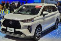 Toyota Veloz Hybrid menawarkan efisiensi bahan bakar tinggi dengan dukungan baterai hybrid bergaransi panjang.(Foto : FahmyFM/GridOto.com)