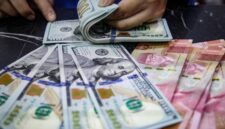 Gubernur Bank Indonesia Perry Warjiyo menyampaikan kebijakan terbaru pembatasan pembelian dolar AS dalam konferensi pers Rapat Dewan Gubernur, Jakarta, Kamis (18/6/2026).(Foto: Andhika Prasetia/detikFoto)