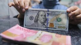 Pergerakan rupiah menguat terhadap dolar AS pada perdagangan terbaru didorong kebijakan Bank Indonesia dan pelemahan dolar global ( Foto : CNBC Indonesia/Faisal Rahman)