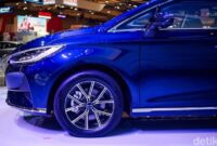 Tampilan BYD M6 sebagai MPV listrik dengan desain modern dan fitur canggih di Indonesia.( Foto: Andhika Prasetia )