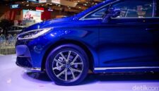 Tampilan BYD M6 sebagai MPV listrik dengan desain modern dan fitur canggih di Indonesia.( Foto: Andhika Prasetia )