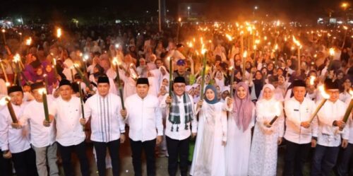 Ketua DPRD Kota Sungai Penuh, Hutri Randa, S.Sos., M.M., menghadiri Pawai Obor dalam rangka menyambut Tahun Baru Islam 1 Muharram 1448 H