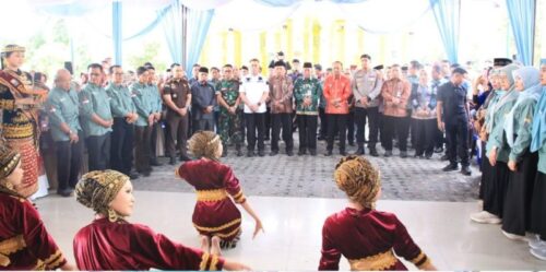 Wakil Ketua II DPRD Kota Sungai Penuh Emrizal menghadiri Sosialisasi Akbar Pencegahan Radikalisme dan Perundungan di Sungai Penuh.