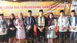 Ketua DPRD Kota Sungai Penuh menghadiri Malam Pergelaran Seni Budaya di Rio Temenggung.