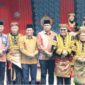 Ketua DPRD Kota Sungai Penuh Hutri Randa bersama pimpinan dan anggota DPRD menghadiri puncak Kenduri Sko Enam Luhah di Anjungan Utama Tanah Mendapo, Sungai Penuh, Sabtu (4/7/2026).