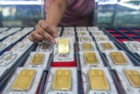 Harga emas Antam terpantau stagnan meski tensi geopolitik di Timur Tengah meningkat.(Foto: ANTARA FOTO/RAISAN AL FARISI)