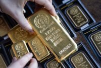 Pergerakan harga emas dunia menunjukkan kenaikan tipis selama dua hari terakhir di tengah dinamika geopolitik dan penurunan harga minyak global.(Foto : Akos Stiller/Bloomberg)