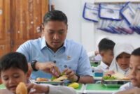 BGN menutup ratusan dapur MBG di berbagai wilayah karena tidak memenuhi standar operasional.(ANTARA FOTO/Sahira Safarina).