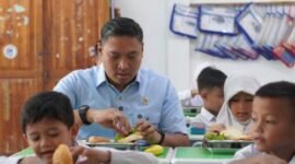 BGN menutup ratusan dapur MBG di berbagai wilayah karena tidak memenuhi standar operasional.(ANTARA FOTO/Sahira Safarina).