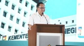 Mendagri Tito Karnavian saat rapat kerja dengan DPR membahas revisi PP 59/2000.(Foto: dok. Kemendagri)