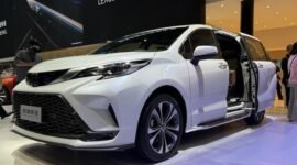 Tampilan Toyota Granvia Hybrid yang hadir sebagai MPV premium dengan desain modern dan fitur mewah.(Foto: Muhammad Hafizh Gemilang/detikcom)
