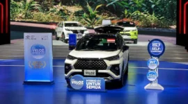Toyota Veloz Hybrid hadir dengan desain modern dan teknologi hybrid yang efisien.