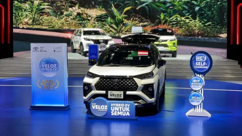 Toyota Veloz Hybrid hadir dengan desain modern dan teknologi hybrid yang efisien.