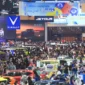 Pengunjung memadati area pameran GIIAS 2026 di ICE BSD City, Tangerang.