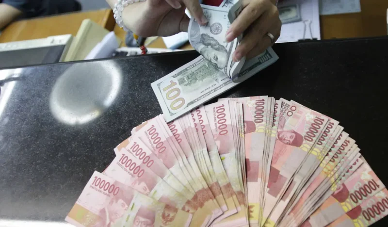 Nilai tukar rupiah menguat terhadap dolar AS pada perdagangan terbaru. ( Foto : Liputan6.com/Angga Yuniar)