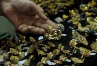 Harga emas perhiasan di Raja Emas dan Laku Emas kembali menjadi perhatian masyarakat pada Minggu, 16 Agustus 2026.(Foto : Liputan6.com/Johan Tallo)