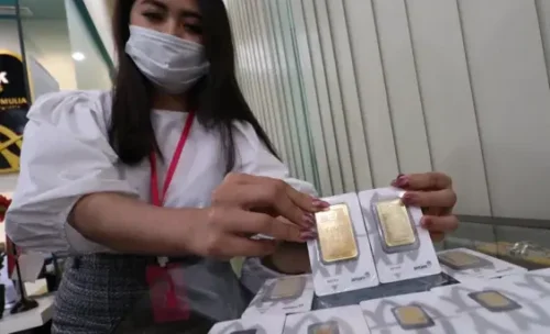 Harga emas Antam hari ini, Minggu (9/8/2026), terpantau stabil di level Rp 2.690.000 per gram.(Foto : Liputan6.com/Angga Yuniar)