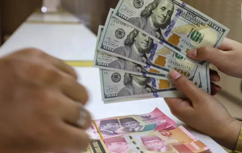 Rupiah melemah terhadap dolar AS.(Foto : Liputan6.com/Angga Yuniar)