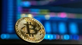 HMRC meningkatkan pengawasan pajak terhadap investor kripto di Inggris.(Foto: Unsplash/Andre Francois M.)