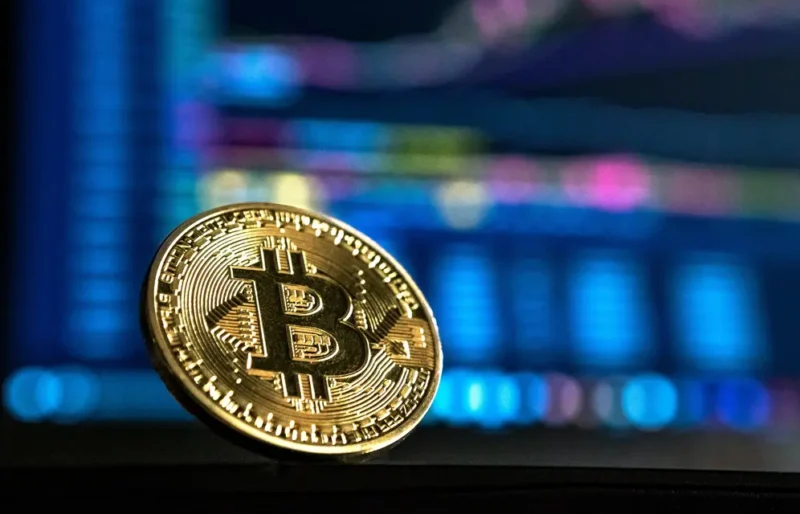HMRC meningkatkan pengawasan pajak terhadap investor kripto di Inggris.(Foto: Unsplash/Andre Francois M.)