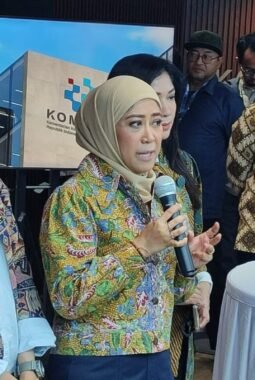 Komdigi Soroti Live Streaming Demo, Waspada Informasi Viral