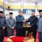Wali Kota Alfin menghadiri sidang paripurna DPRD Kota Sungai Penuh terkait Ranperda Pertanggungjawaban APBD 2025, Selasa (14/7).