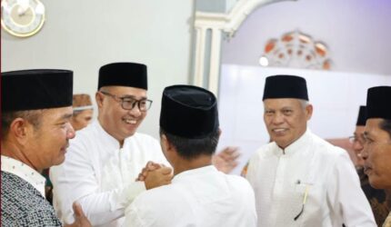 Wali Kota Sungai Penuh Alfin Safari Jumat di Masjid Tawakkal Sungai Ning