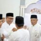 Wali Kota Sungai Penuh Alfin bersama Wakil Wali Kota Azhar Hamzah saat melaksanakan Safari Jumat di Masjid Tawakkal, Desa Sungai Ning.(Foto : Prokopim Kota Sungai Penuh)