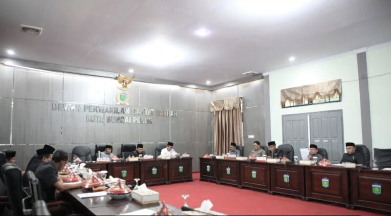 Rapat Bamus DPRD Sungai Penuh bahas agenda persidangan.