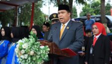 Hutri Randa membacakan teks Proklamasi pada upacara HUT RI ke-81.